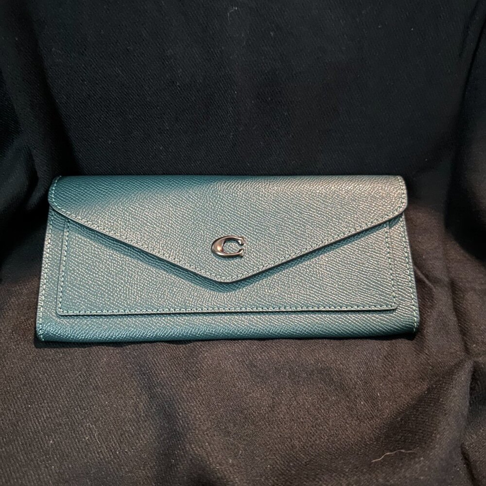 NEW Wyn Soft Wallet